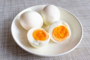 きれいなゆで卵の作り方｜かき回さなくても黄身を真ん中にする方法