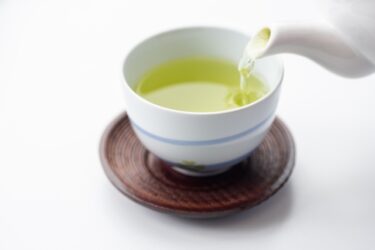 緑茶を飲みすぎると太るというより太りやすい体質になる！